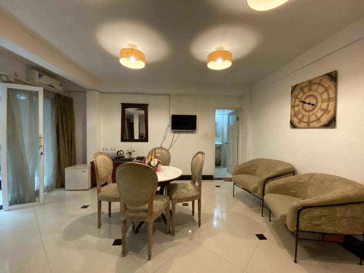 La Nostalgie Boutique Guest House Bandung Kültér fotó