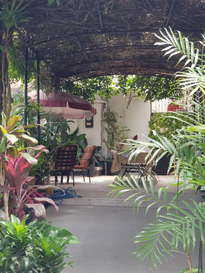 La Nostalgie Boutique Guest House Bandung Kültér fotó