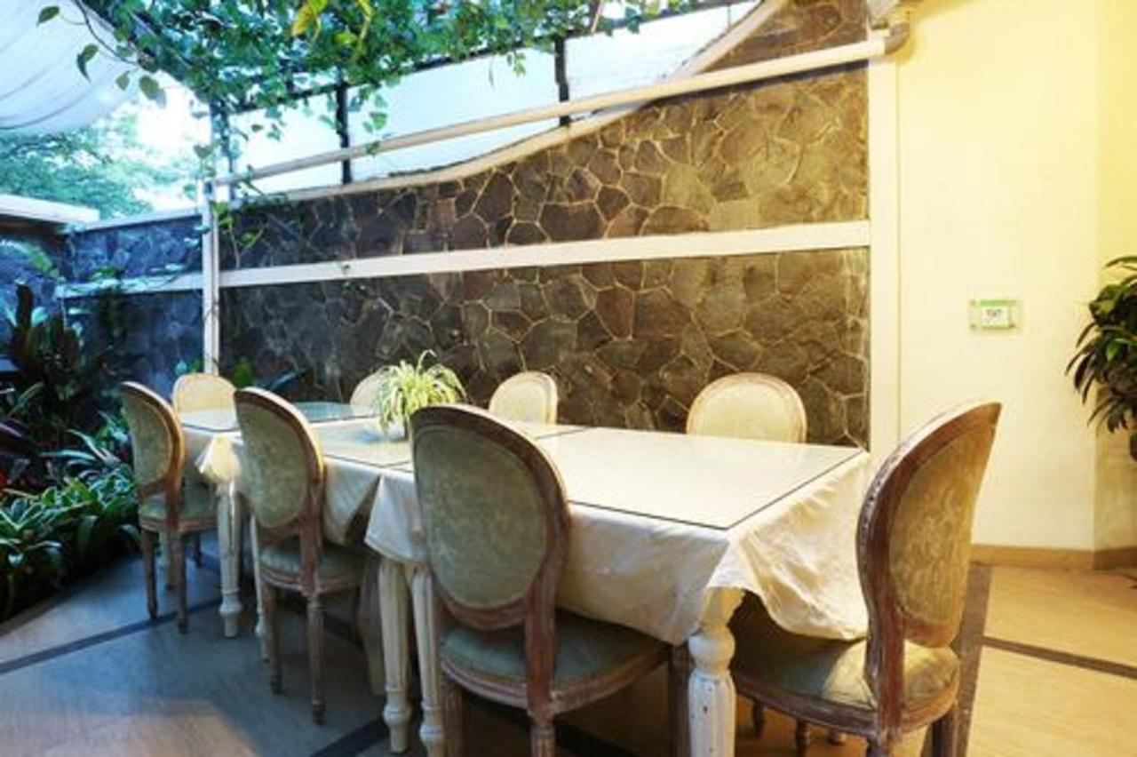 La Nostalgie Boutique Guest House Bandung Kültér fotó