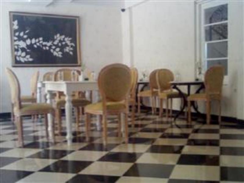La Nostalgie Boutique Guest House Bandung Kültér fotó