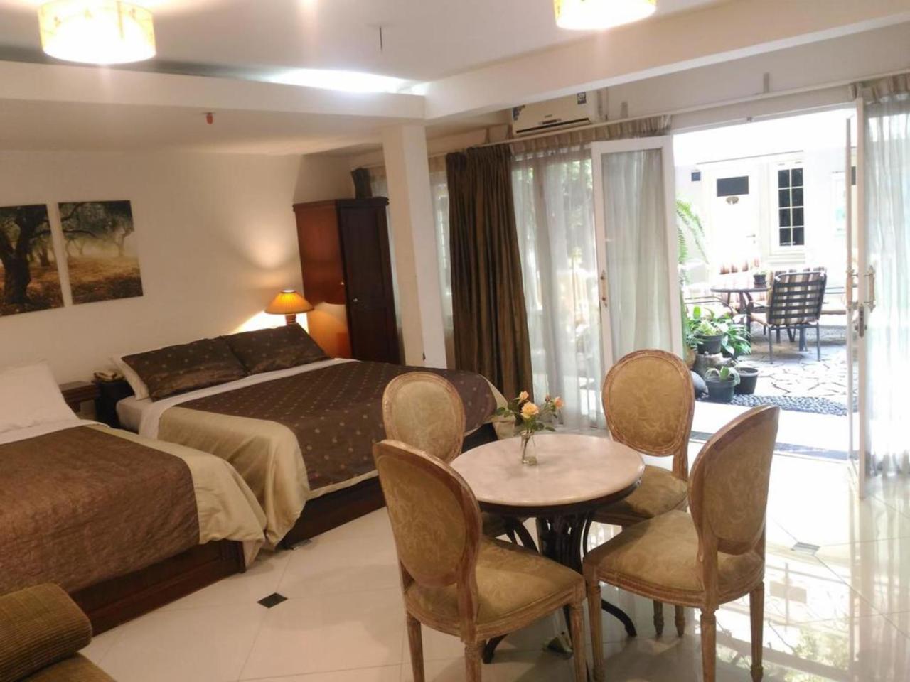 La Nostalgie Boutique Guest House Bandung Kültér fotó